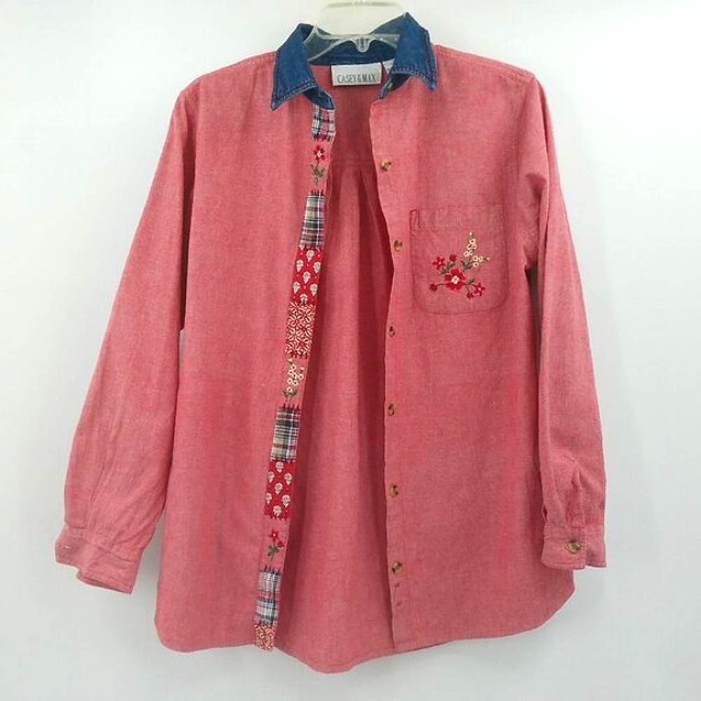 Vintage Casey & Max Button Up Shirt Women's S Red Chambray Embroidered Patchwork - Picture 11 of 11